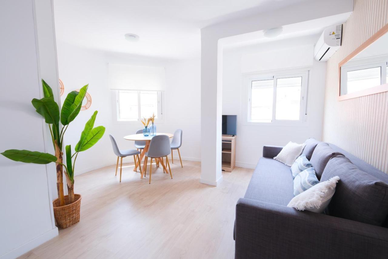 Lovely Apartment Малага Экстерьер фото